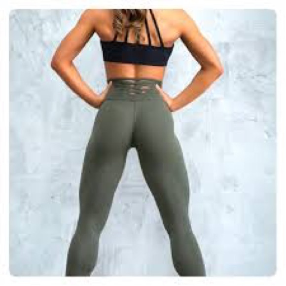 🍑Discontinued Army Green Bombshell Sexy Back Leggings🍑 - Picture 1 of 4